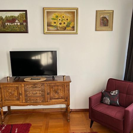 Airport Sky Apartments Lux II Beograd Eksteriør billede